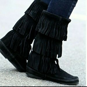 Minnetonka Authentic Blk 3 layered Fringe Moccasin
